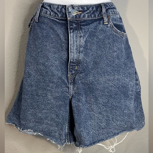 Woman’s H&M Size 12 DAZY High Waist Raw Cut Denim Shorts - Picture 1 of 9